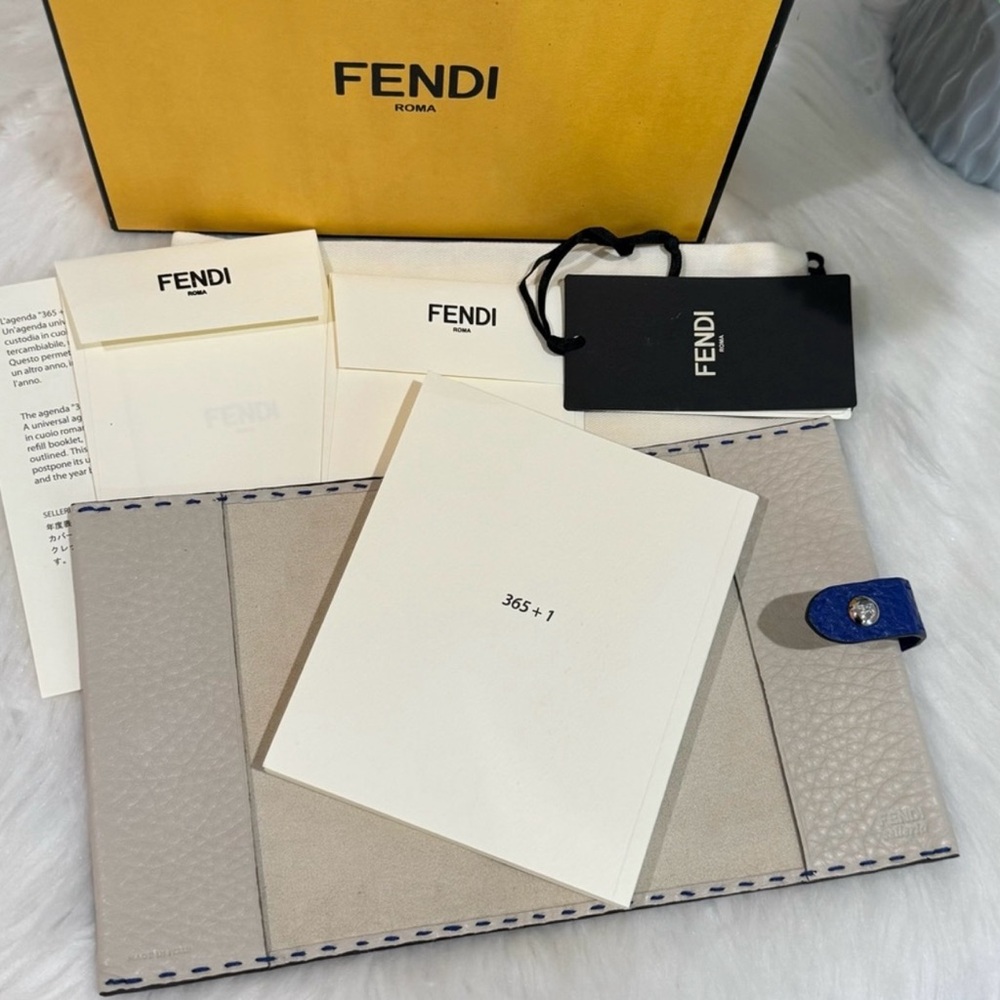 Fendi Blue Pebbled Leather weekly Small Agenda - Picture 16 of 16